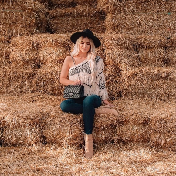 House of Harlow One Shoulder Sweater - Picture 1 of 1